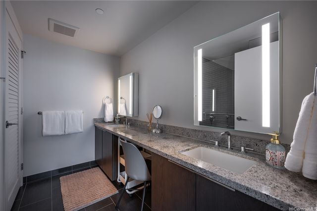 1001 Queen Street 3506, Honolulu, HI 96814