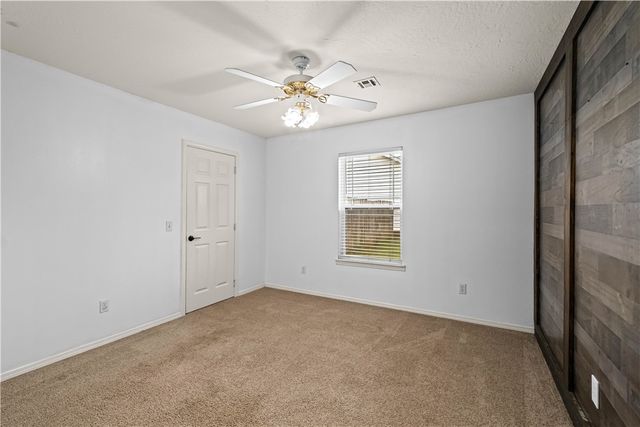 609 Birmingham St SW, Gravette, AR 72736
