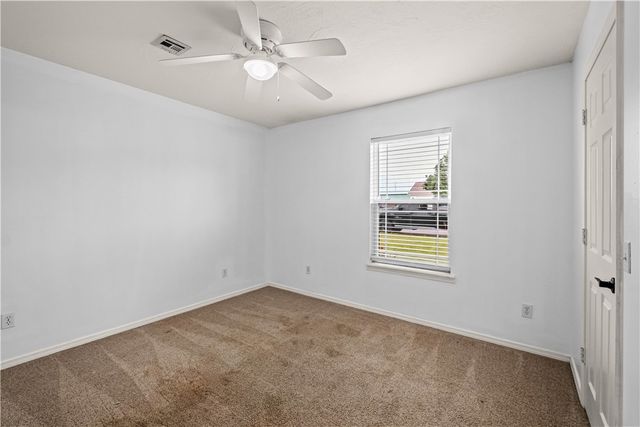 609 Birmingham St SW, Gravette, AR 72736