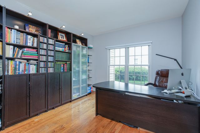2423 Bainbridge Boulevard, West Chicago, IL 60185