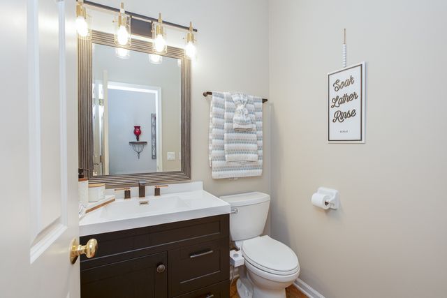 2423 Bainbridge Boulevard, West Chicago, IL 60185