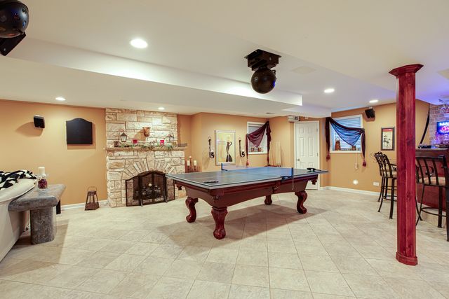 2423 Bainbridge Boulevard, West Chicago, IL 60185