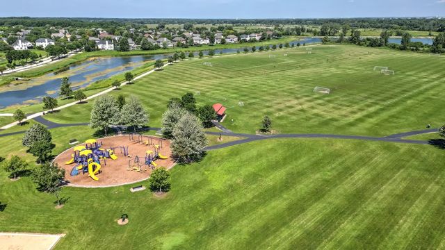 2423 Bainbridge Boulevard, West Chicago, IL 60185