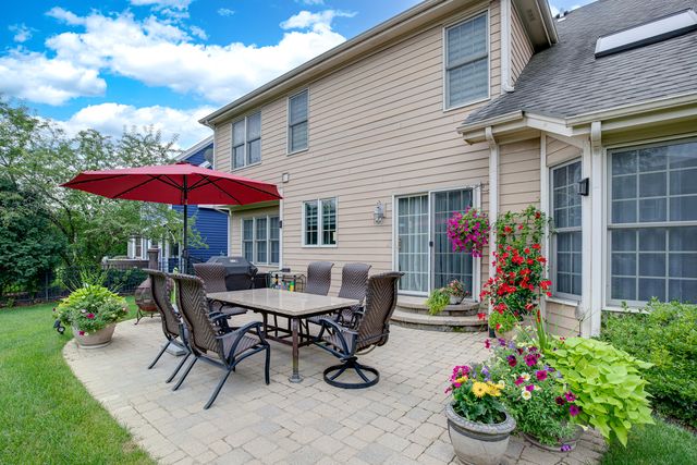 2423 Bainbridge Boulevard, West Chicago, IL 60185