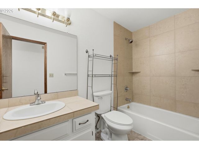 2901 CARRIAGE Way, West Linn, OR 97068