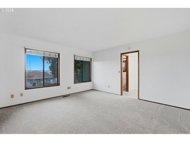 2901 CARRIAGE Way, West Linn, OR 97068