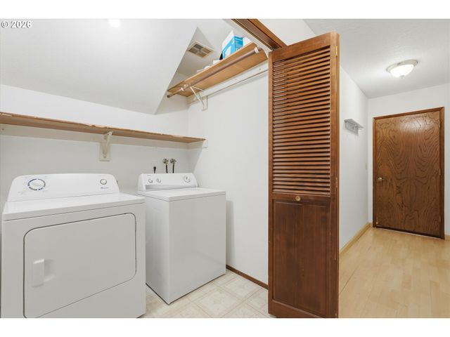 2901 CARRIAGE Way, West Linn, OR 97068