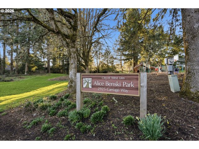 2901 CARRIAGE Way, West Linn, OR 97068