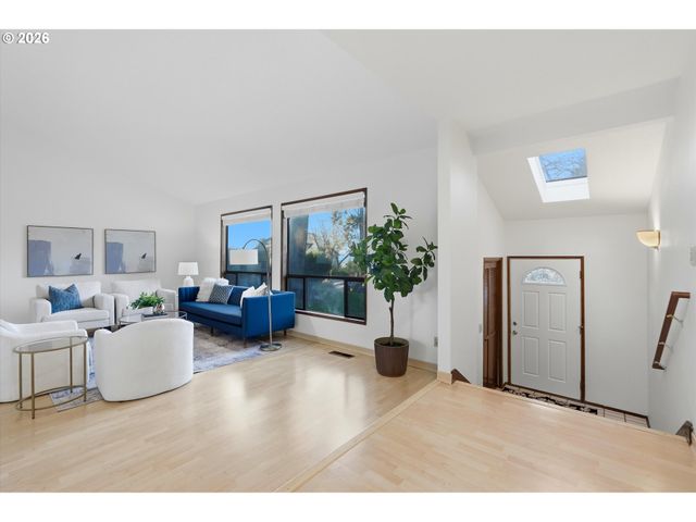 2901 CARRIAGE Way, West Linn, OR 97068