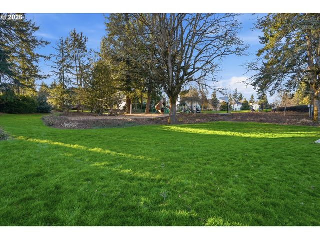 2901 CARRIAGE Way, West Linn, OR 97068