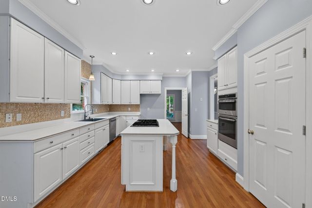 14 Checkerberry Square, Greensboro, NC 27455