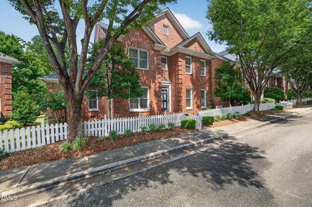 14 Checkerberry Square, Greensboro, NC 27455