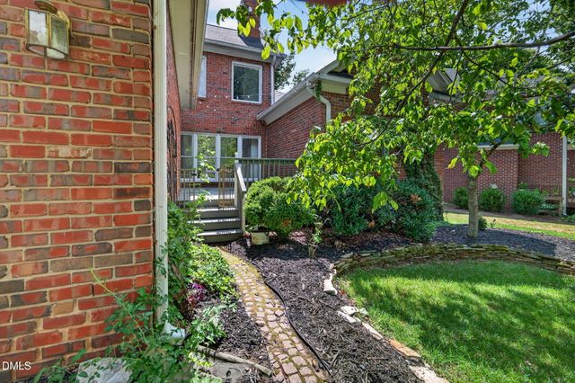14 Checkerberry Square, Greensboro, NC 27455