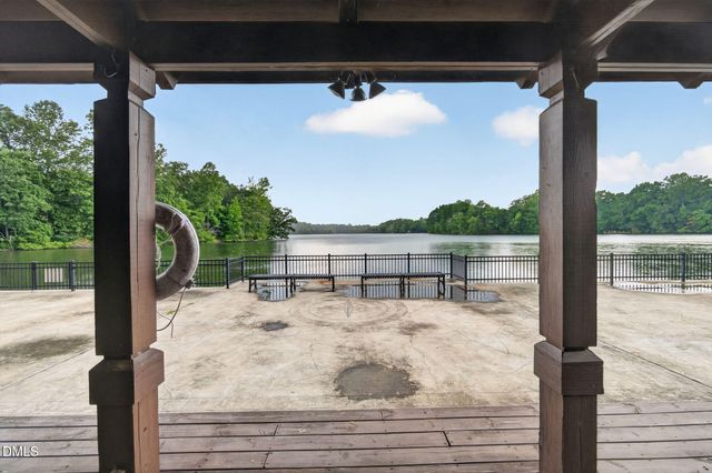 14 Checkerberry Square, Greensboro, NC 27455