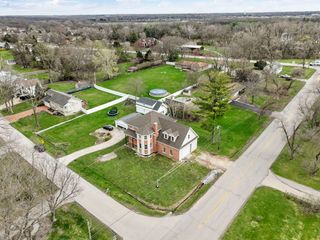 200 REDWOOD Avenue, New Lenox, IL 60451