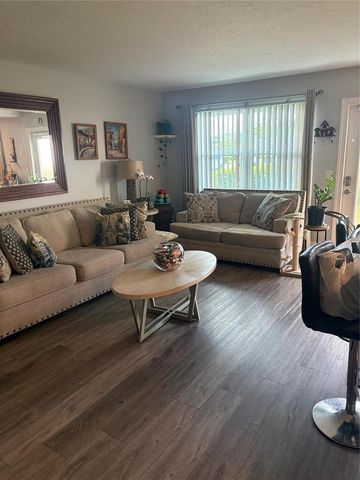 211 N Oakridge 211, Deerfield Beach, FL 33442