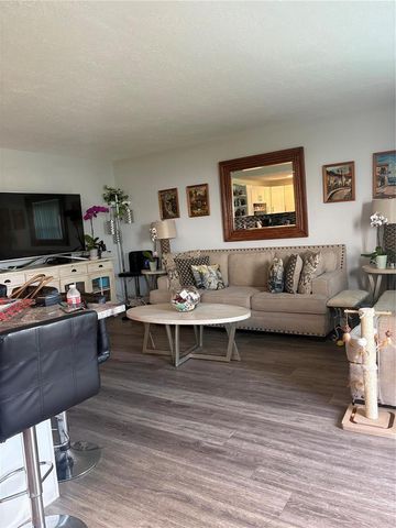 211 N Oakridge 211, Deerfield Beach, FL 33442