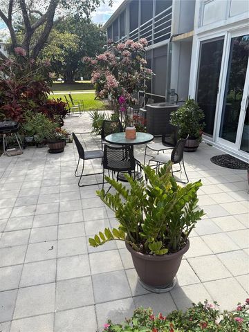 211 N Oakridge 211, Deerfield Beach, FL 33442