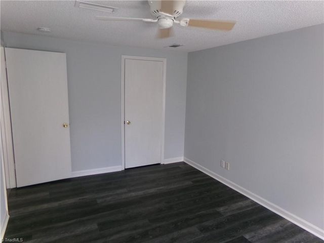 218 Lamplighter Circle, Winston-salem, NC 27104