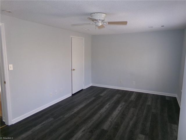 218 Lamplighter Circle, Winston-salem, NC 27104