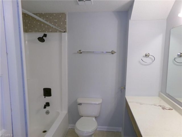 218 Lamplighter Circle, Winston-salem, NC 27104