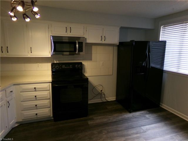 218 Lamplighter Circle, Winston-salem, NC 27104