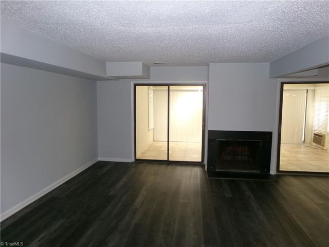 218 Lamplighter Circle, Winston-salem, NC 27104
