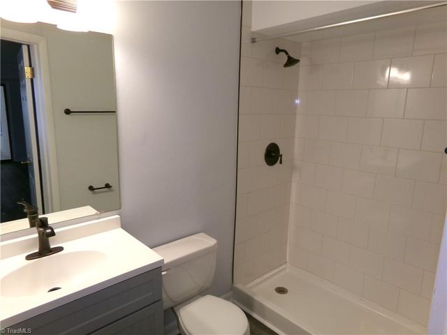 218 Lamplighter Circle, Winston-salem, NC 27104