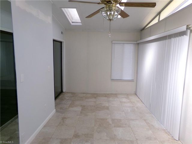 218 Lamplighter Circle, Winston-salem, NC 27104