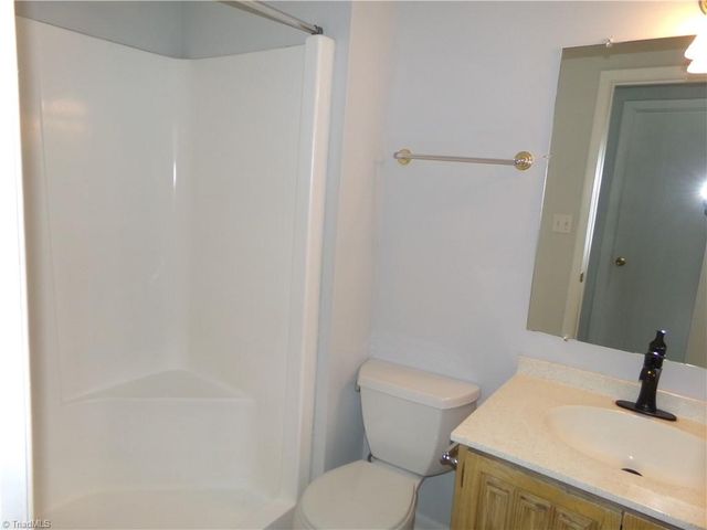 218 Lamplighter Circle, Winston-salem, NC 27104
