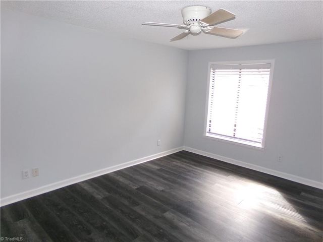 218 Lamplighter Circle, Winston-salem, NC 27104