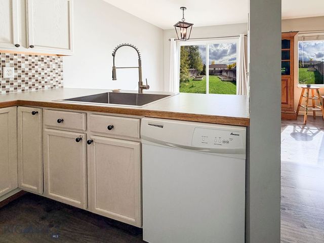 573 W Shore Drive, Belgrade, MT 59714