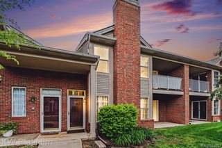 16531 Covington Drive, Clinton Charter Township, MI 48038