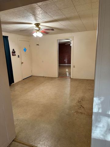 2084 S County Highway 183, Defuniak Springs, FL 32435