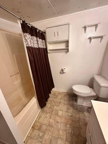 2084 S County Highway 183, Defuniak Springs, FL 32435