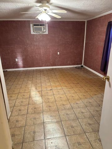 2084 S County Highway 183, Defuniak Springs, FL 32435