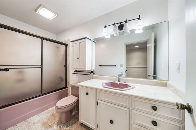 2215 E Quincy, Orange, CA 92867