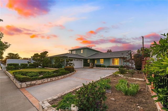2215 E Quincy, Orange, CA 92867