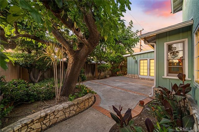 2215 E Quincy, Orange, CA 92867
