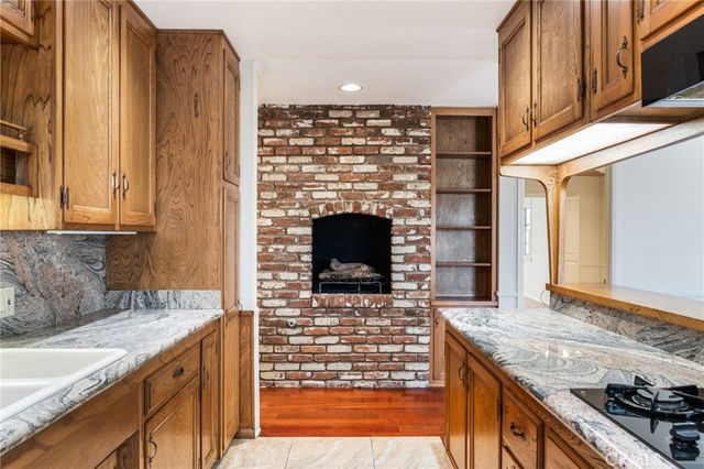 2215 E Quincy, Orange, CA 92867