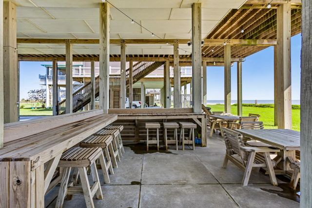 1524 Highway 87, Gilchrist, TX 77617