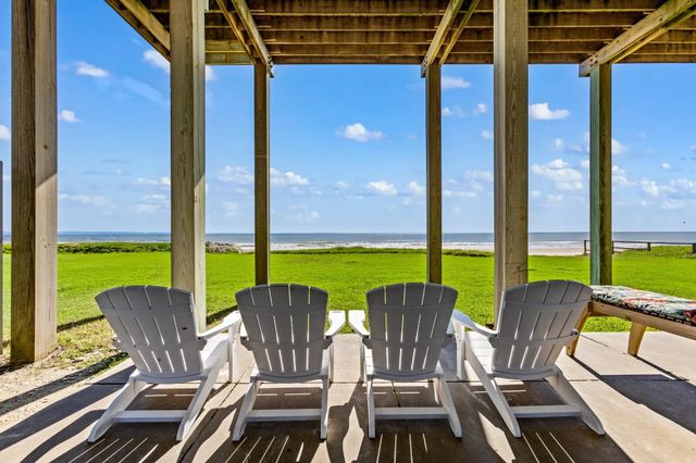 1524 Highway 87, Gilchrist, TX 77617