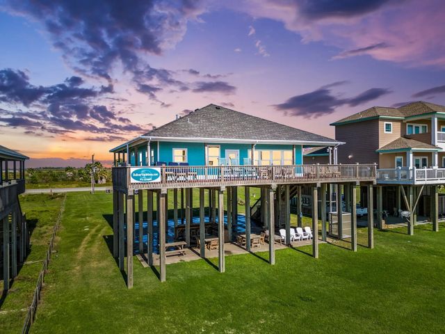 1524 Highway 87, Gilchrist, TX 77617