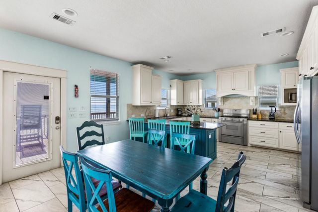 1524 Highway 87, Gilchrist, TX 77617