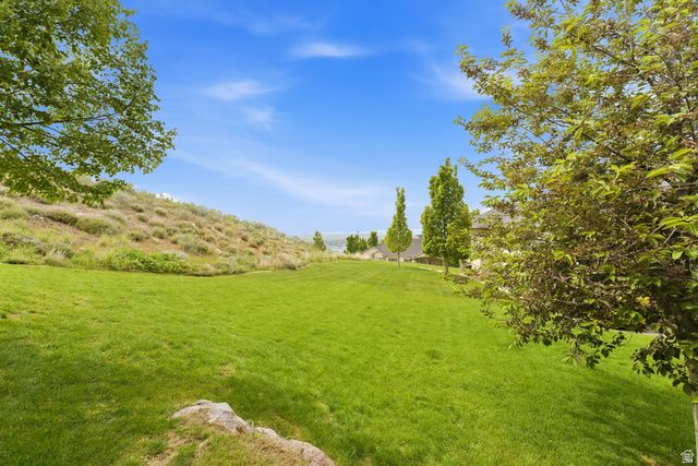 202 EDGEWOOD CIR, North Salt Lake, UT 84054