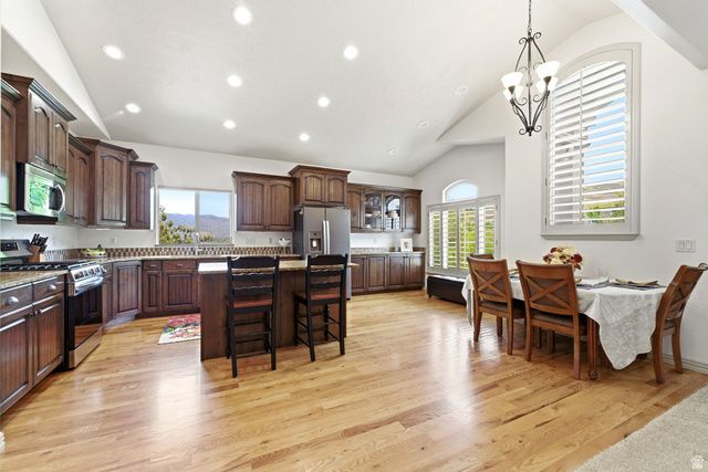 202 EDGEWOOD CIR, North Salt Lake, UT 84054