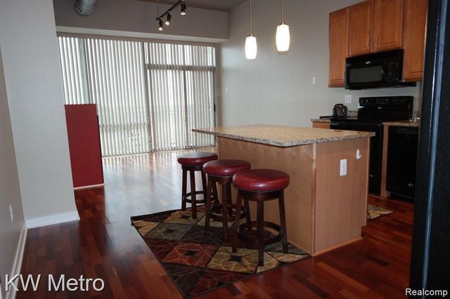 350 N Main Street 608, Royal Oak, MI 48067