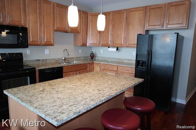 350 N Main Street 608, Royal Oak, MI 48067