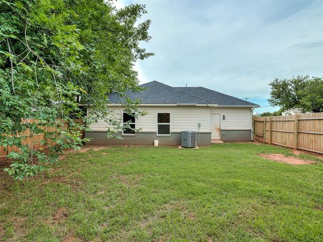 2105 NE 12th Street, Oklahoma City, OK 73117