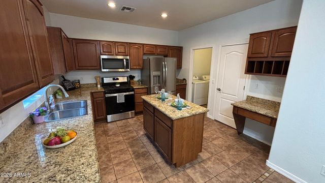 1833 E Hartford Avenue, Phoenix, AZ 85022